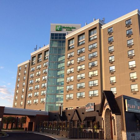 Holiday Inn Hotel & Suites London By Ihg Екстериор снимка