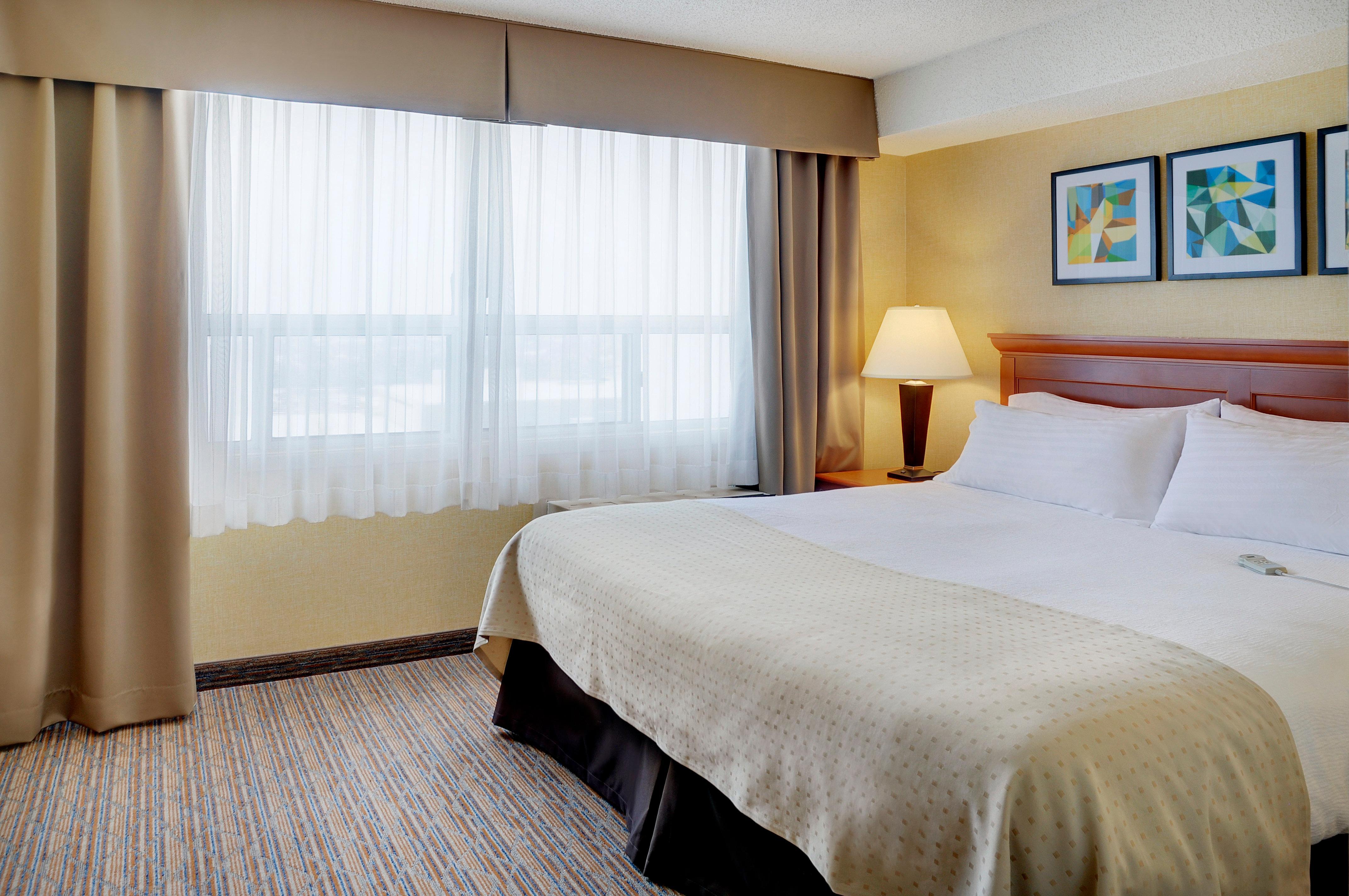 Holiday Inn Hotel & Suites London By Ihg Екстериор снимка