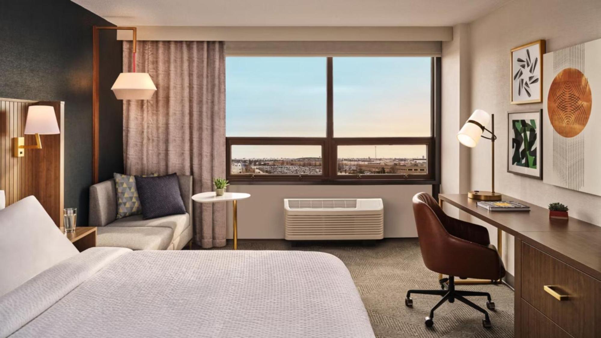 Holiday Inn Hotel & Suites London By Ihg Екстериор снимка