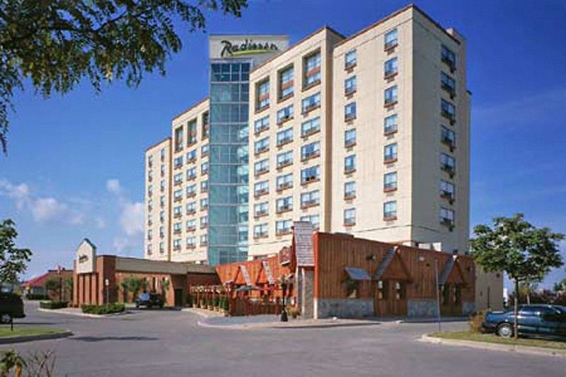 Holiday Inn Hotel & Suites London By Ihg Екстериор снимка