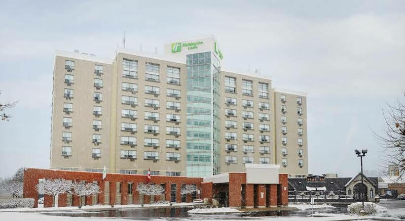 Holiday Inn Hotel & Suites London By Ihg Екстериор снимка